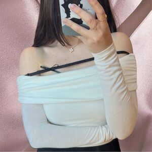 ODTD WHITE KNIT TOP WITH MICRO BOW, SIZE SMALL